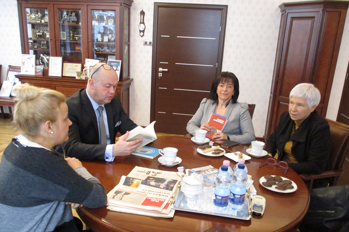 Z burmistrzem Ziętkowskim spotkały się dyrektor Lena Bednarska i radna Mirosława Katarzyna Kaźmierczak