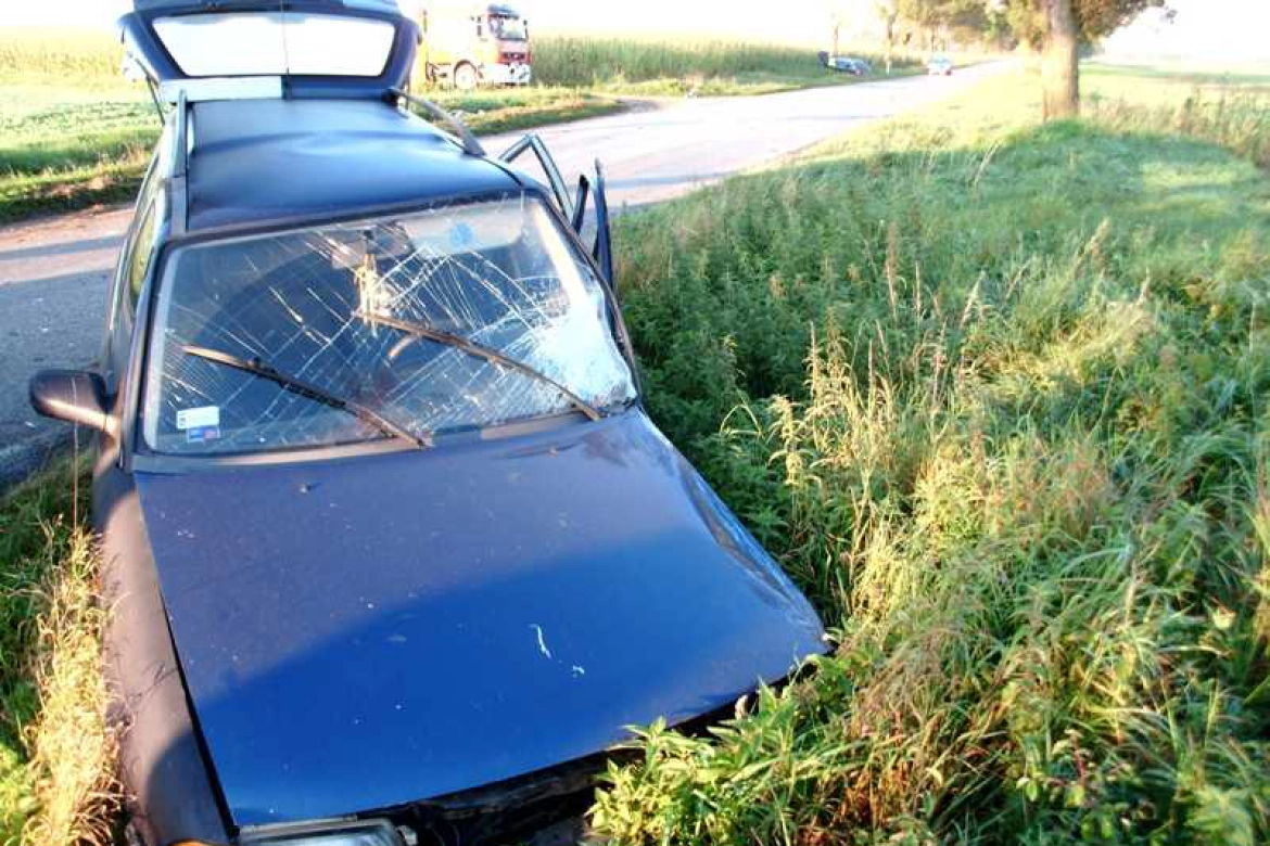 Dwa samochody czołowo zderzyły się w Zberkach. Fot. KP PSP