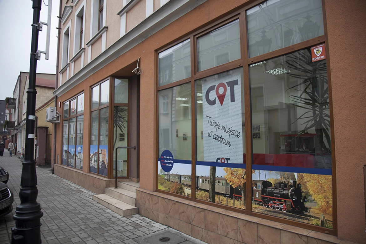 Siedziba CIT mieści się przy ul. Dąbrowskiego 18, prawie naprzeciwko wejścia do kina