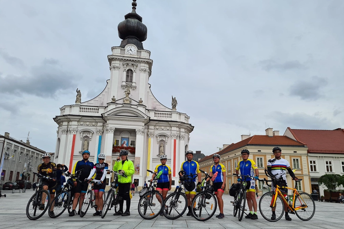 Cykliści z Dominowa dojechali do Wadowic. Fot. Grupa Rowerowa Dominowo