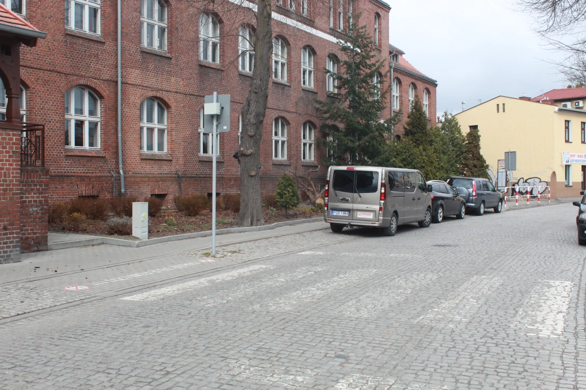 Gmina chce poprawić bezpieczeństwo na przejściu przy szkole przy ul. Lipowej